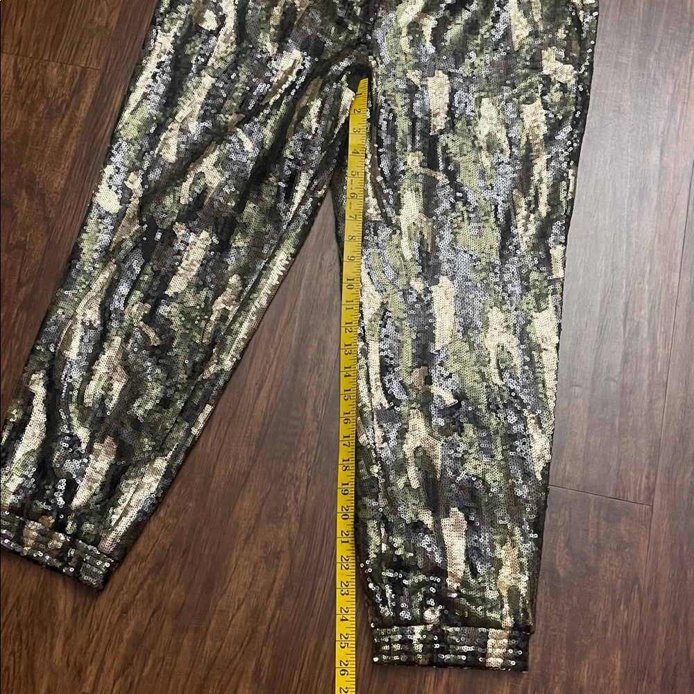 NWT Anthropologie Camo Sequin Jogger Trouser Pants L - Picture 9 of 16